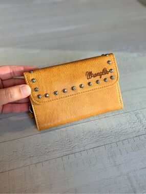 Wrangler Accents Tri-fold Key - Chain Wallet Light Brown